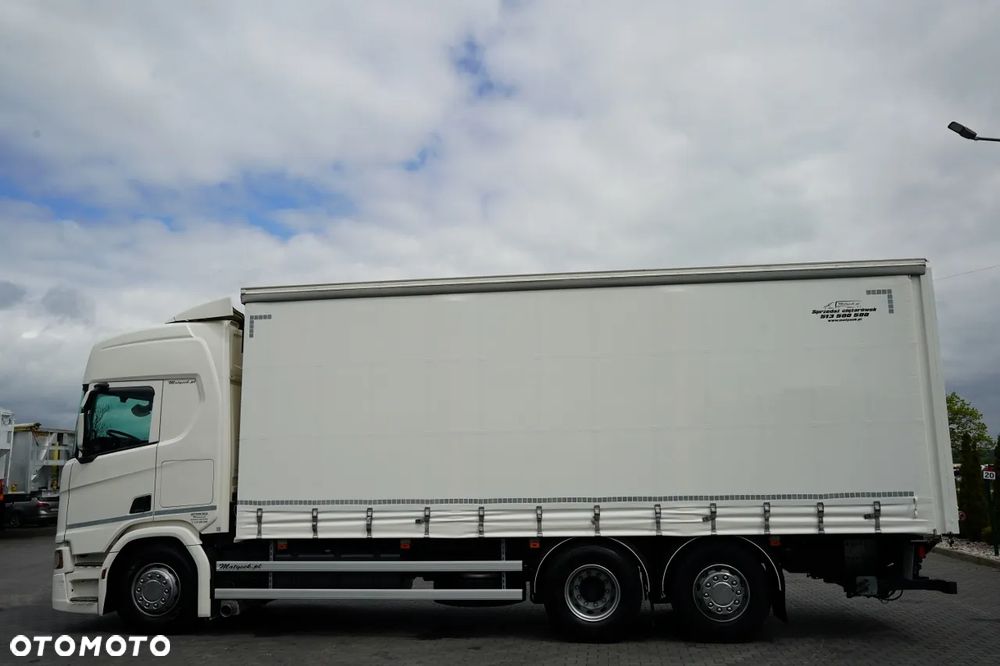 Scania R 450 / FIRANKA 7,7 m / 6x2 / DACH PODNOSZONY / OŚ PODNOSZONA / SKRĘTNA / WINDA DHOLLANDIA 3 500 KG / KLIMA POSTOJOWA / EURO 6 - 3