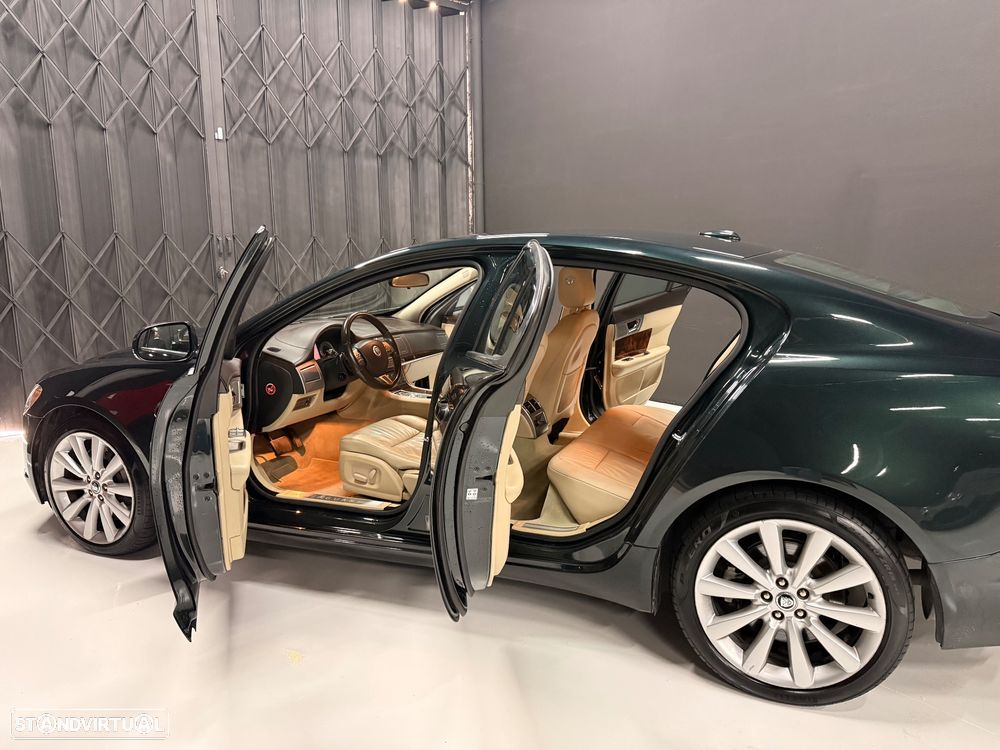 Jaguar XF 3.0 D V6 Premium Luxury - 11