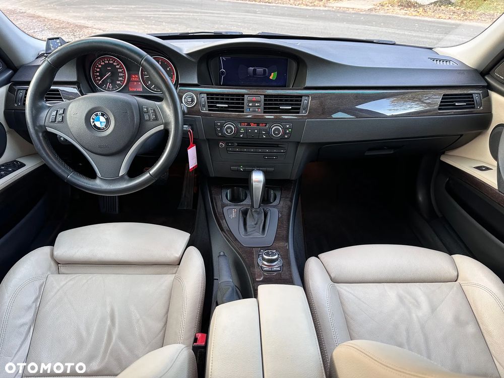 BMW Seria 3 330d xDrive DPF Edition Exclusive - 27
