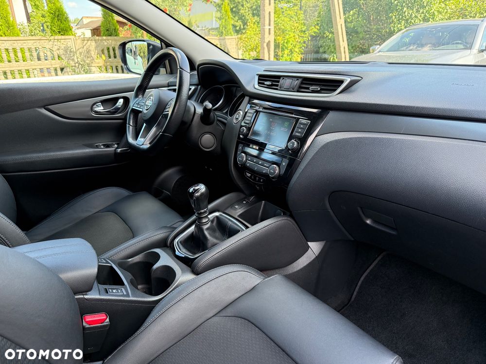 Nissan Qashqai 1.3 DIG-T N-WAY - 19