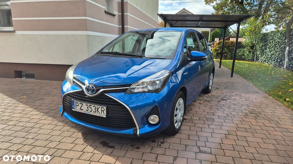 Toyota Yaris Hybrid 100 Premium - 3
