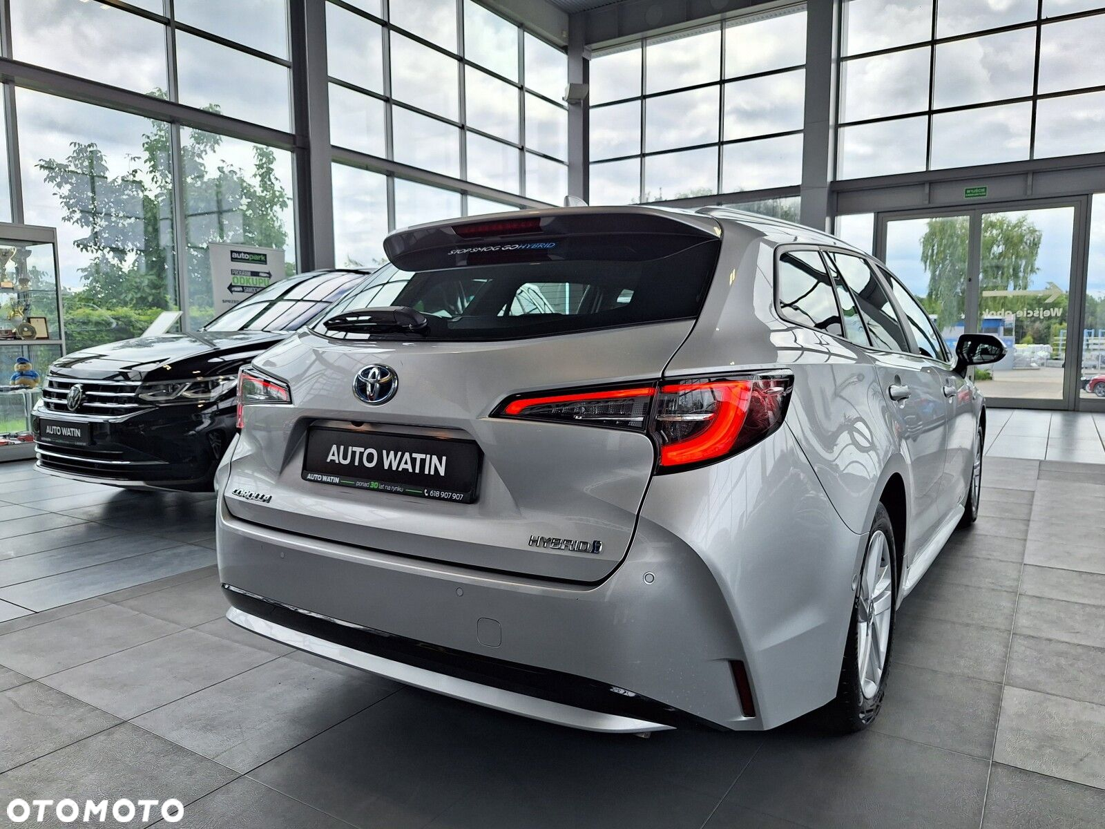 Toyota Corolla 1.8 Hybrid Comfort - 4