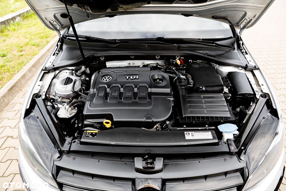 Volkswagen Golf 2.0 TDI BlueMotion Technology DSG Highline - 31