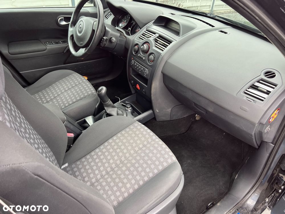 Renault Megane 1.6 16V Confort Privilege - 12