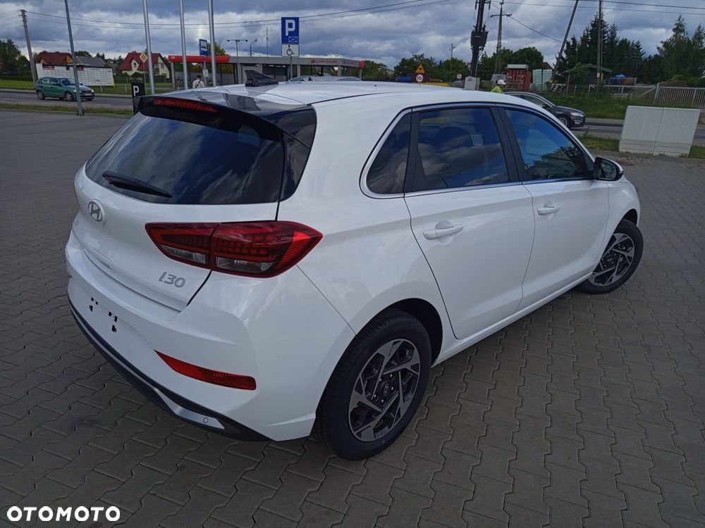 Hyundai i30 1.5 T-GDI 48V Smart - 11