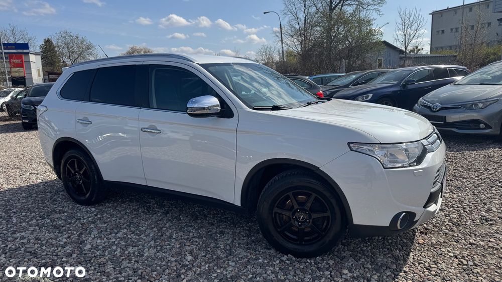 Mitsubishi Outlander 2.0 4WD Invite - 19