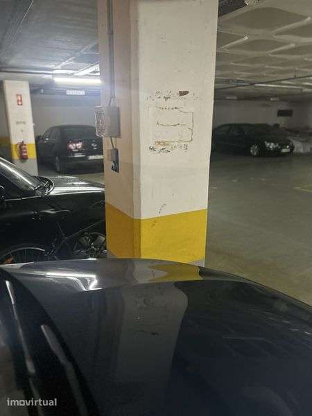 Alugo lugar de garagem aveinida EUA a 2 minutos do metro roma - Grande imagem: 2/6