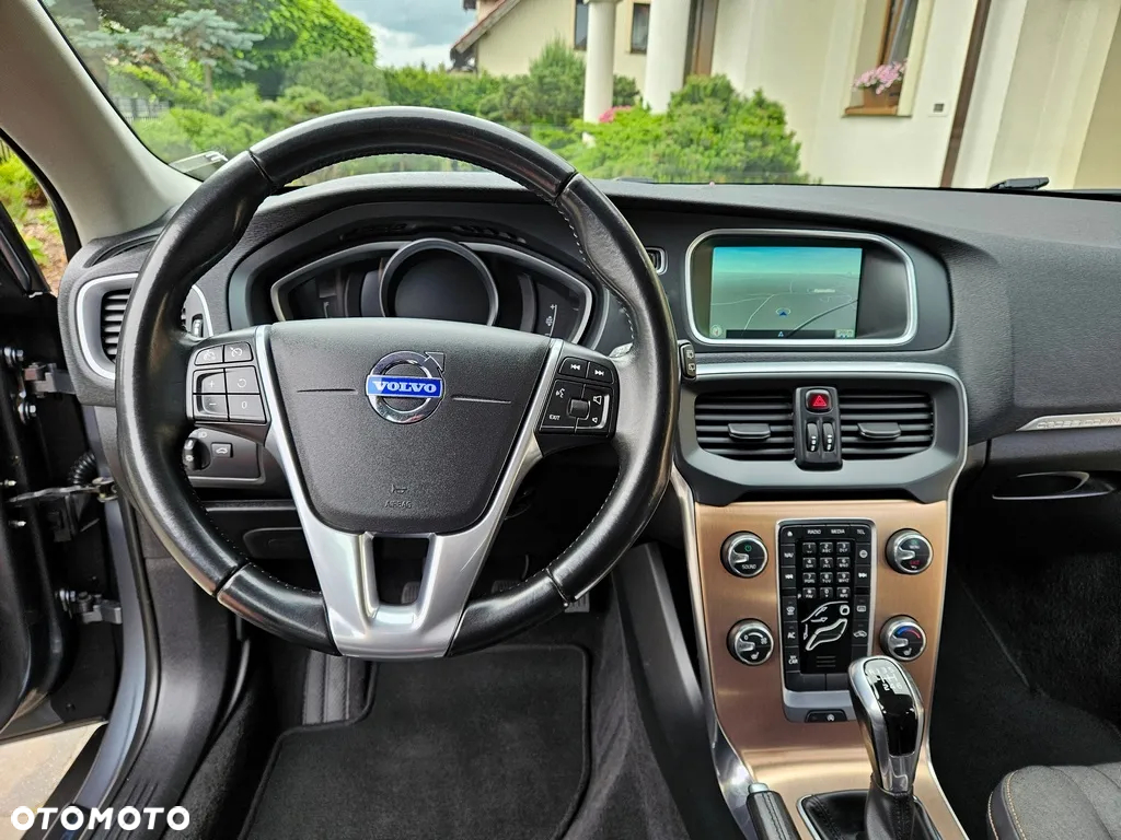 Volvo V40 Cross Country - 15
