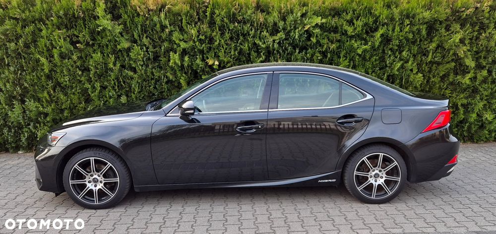 Lexus IS - 3