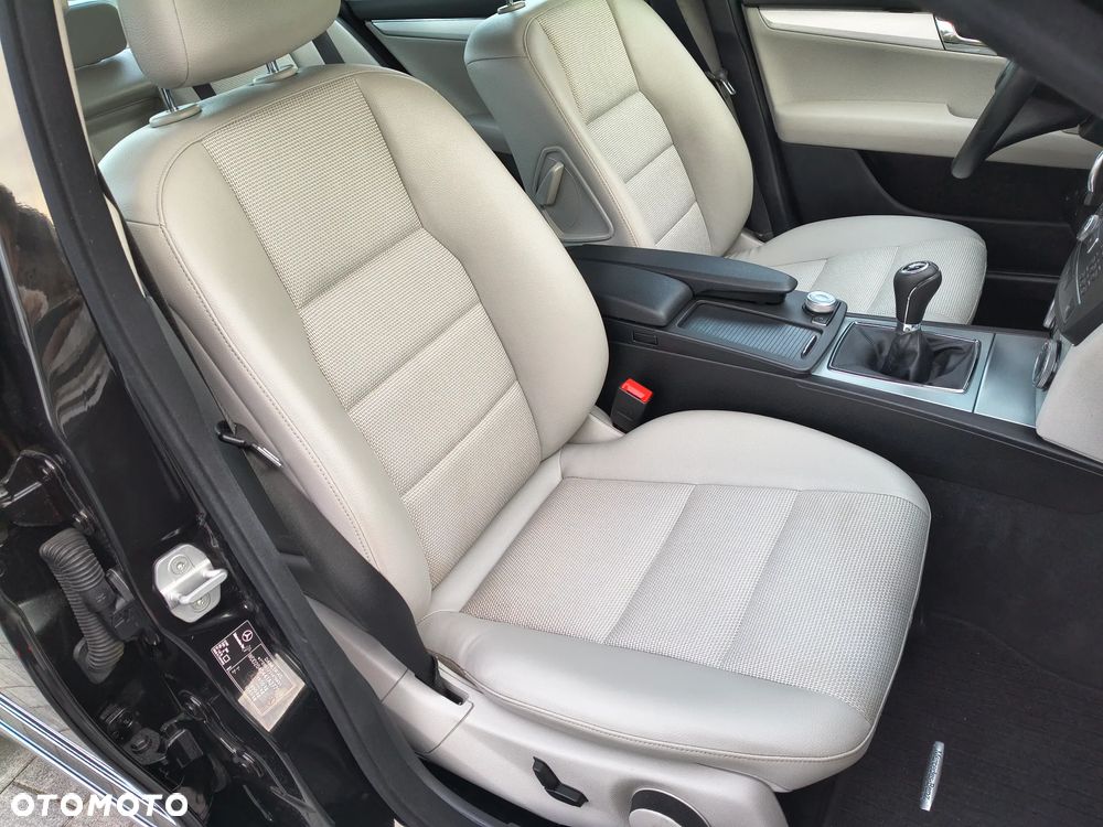 Mercedes-Benz Klasa C 180 Kompressor BlueEFFICIENCY Avantgarde - 20