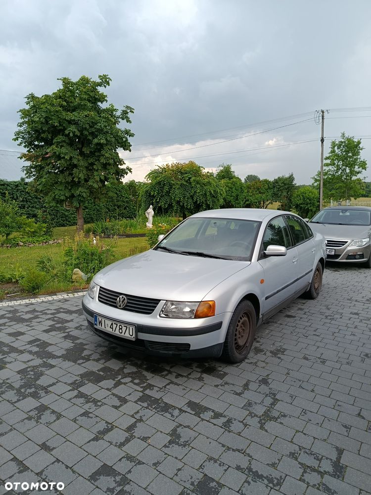 Volkswagen Passat - 2