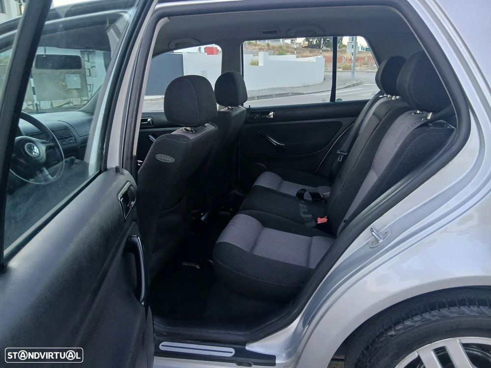 VW Golf 1.9 TDi 25 Anos - 7