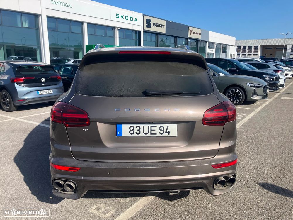 Porsche Cayenne S - 5