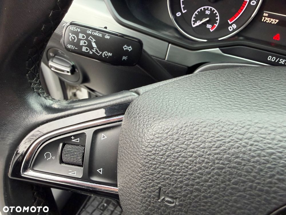 Skoda Superb 2.0 TDI Style DSG - 27