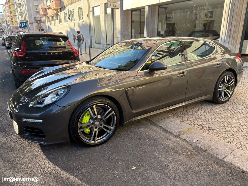 Porsche Panamera - 3