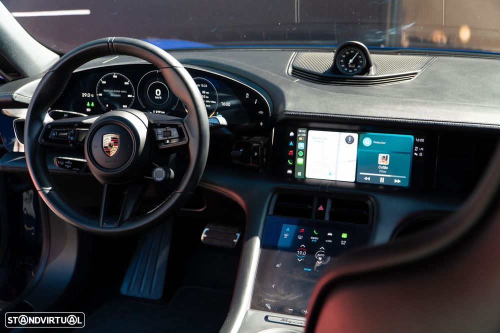 Porsche Taycan 4S - 13