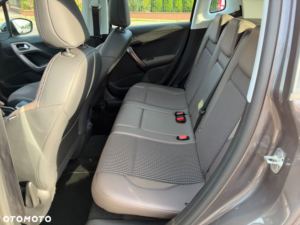 Peugeot 2008 120 VTI Allure - 17