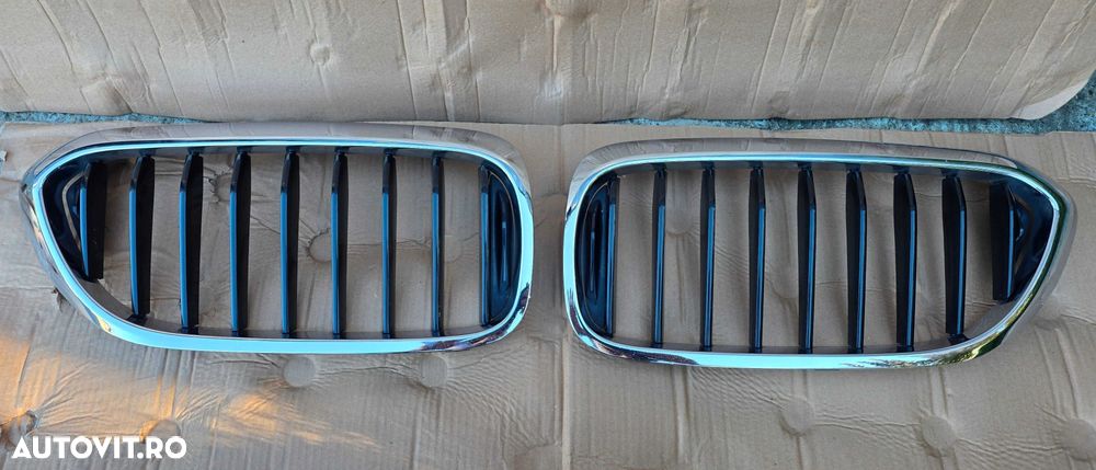 Grila radiator stanga / dreapta BMW Seria 5 G30 G31 2017 - 2020