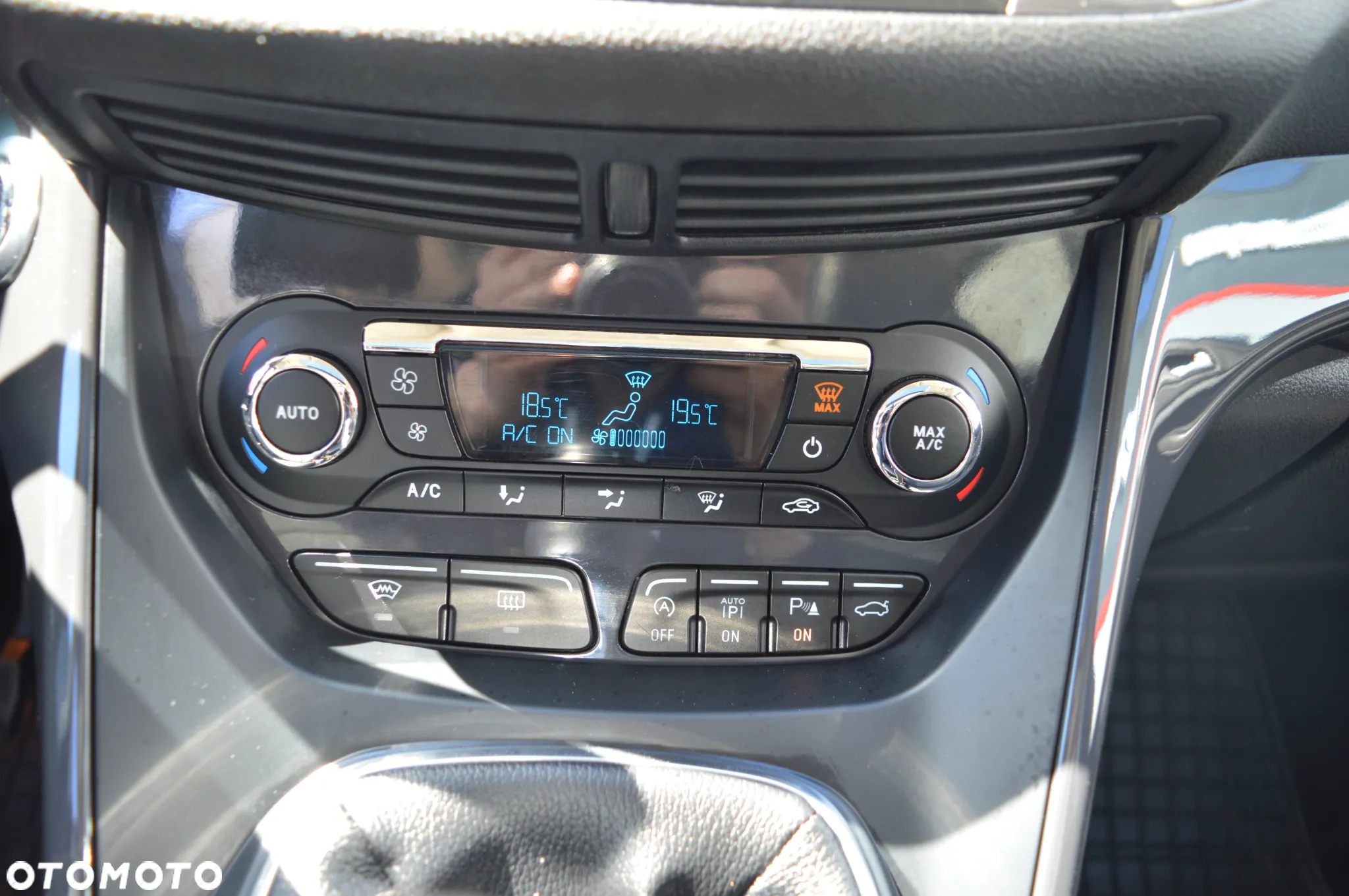 Ford Kuga 1.5 EcoBoost 2x4 Titanium - 18