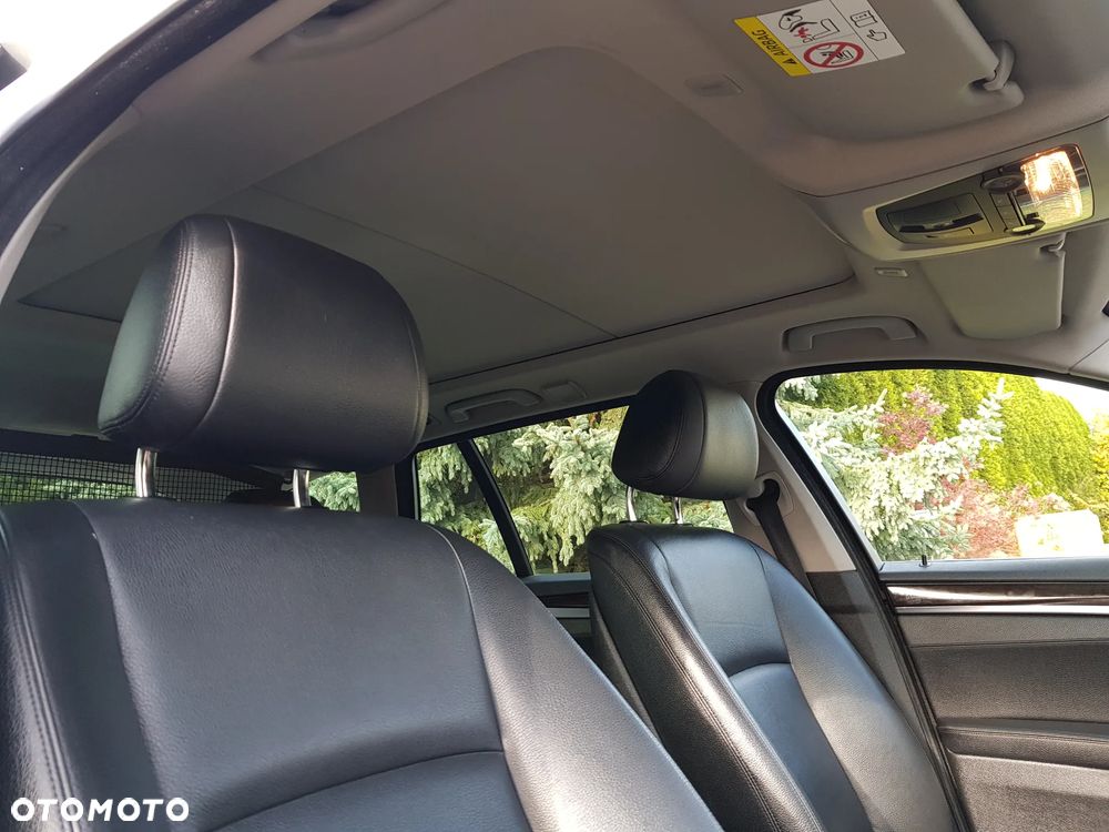 BMW Seria 5 525d Touring Sport-Aut - 27