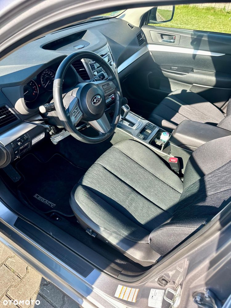 Subaru Legacy - 12