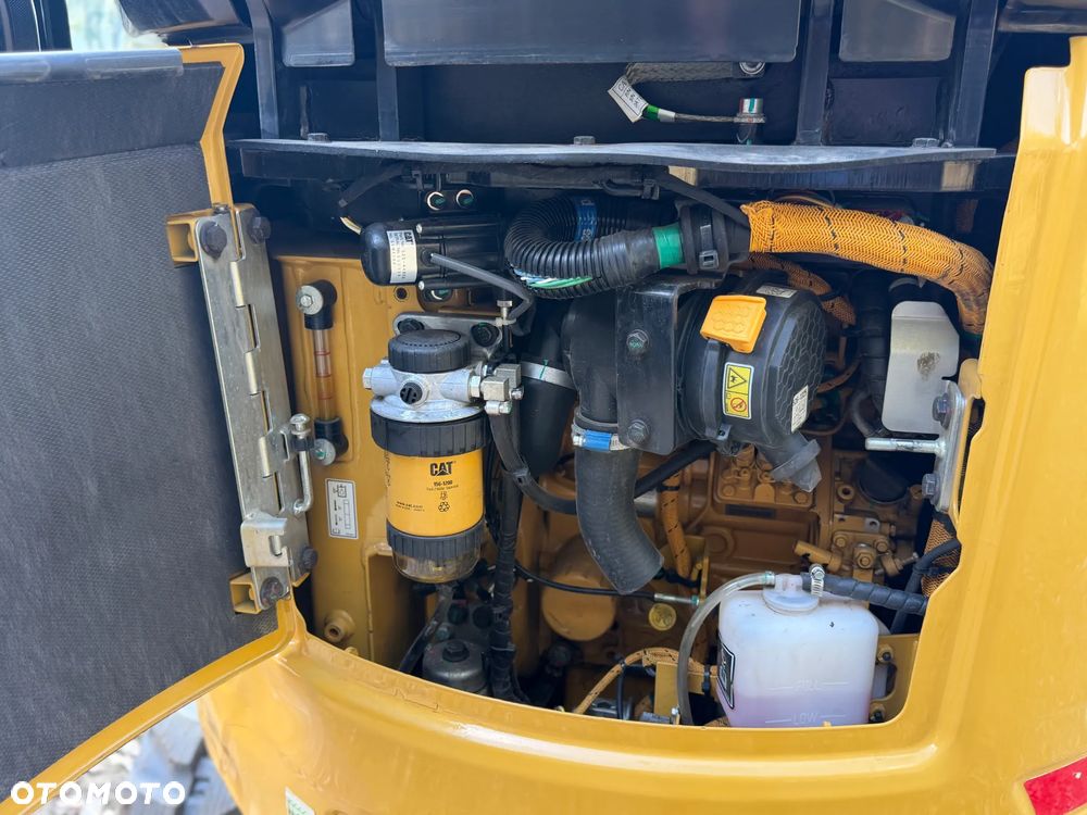 Caterpillar 301.8 2023r CAT z Holandii 302 - 7