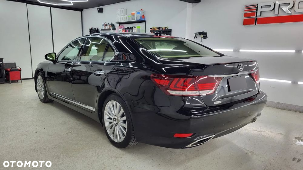 Lexus LS 460 AWD - 8
