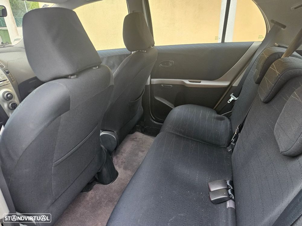 Toyota Yaris 1.0 VVT-i AC - 8