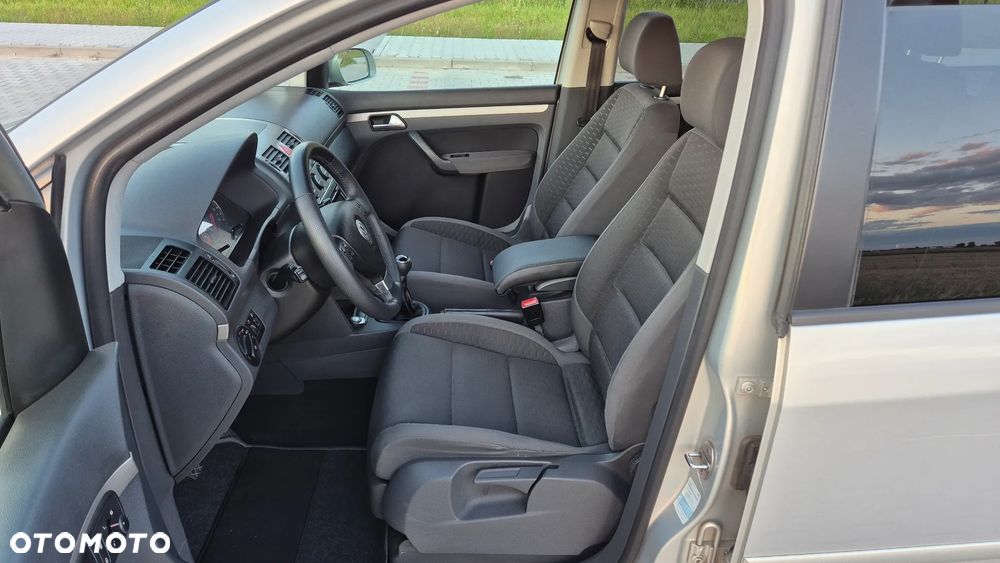 Volkswagen Touran 2.0 TDI Highline - 21