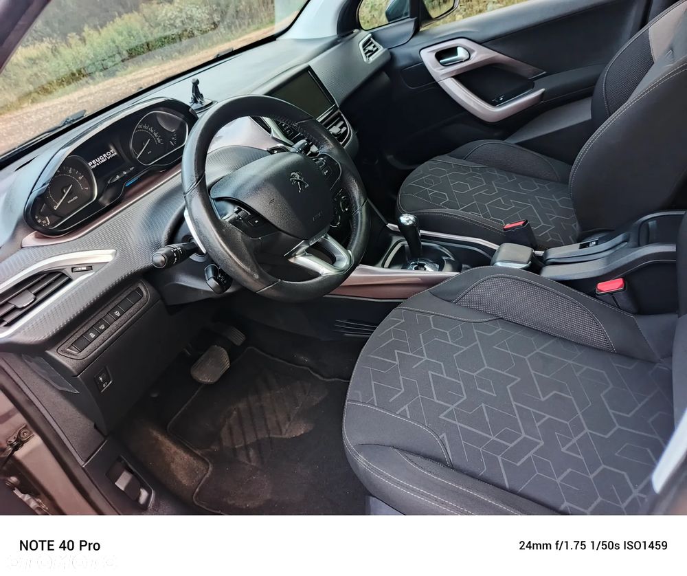 Peugeot 2008 82 e-VTI ETG5 Allure - 29