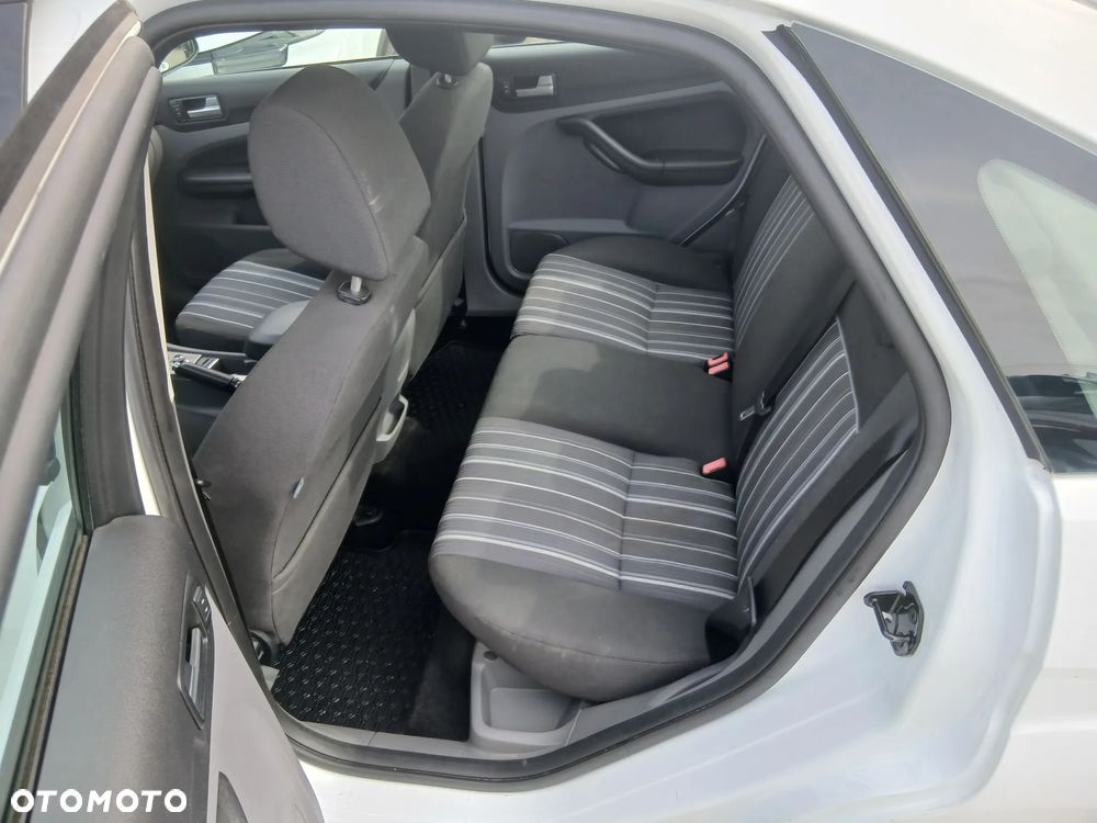 Ford Focus - 13