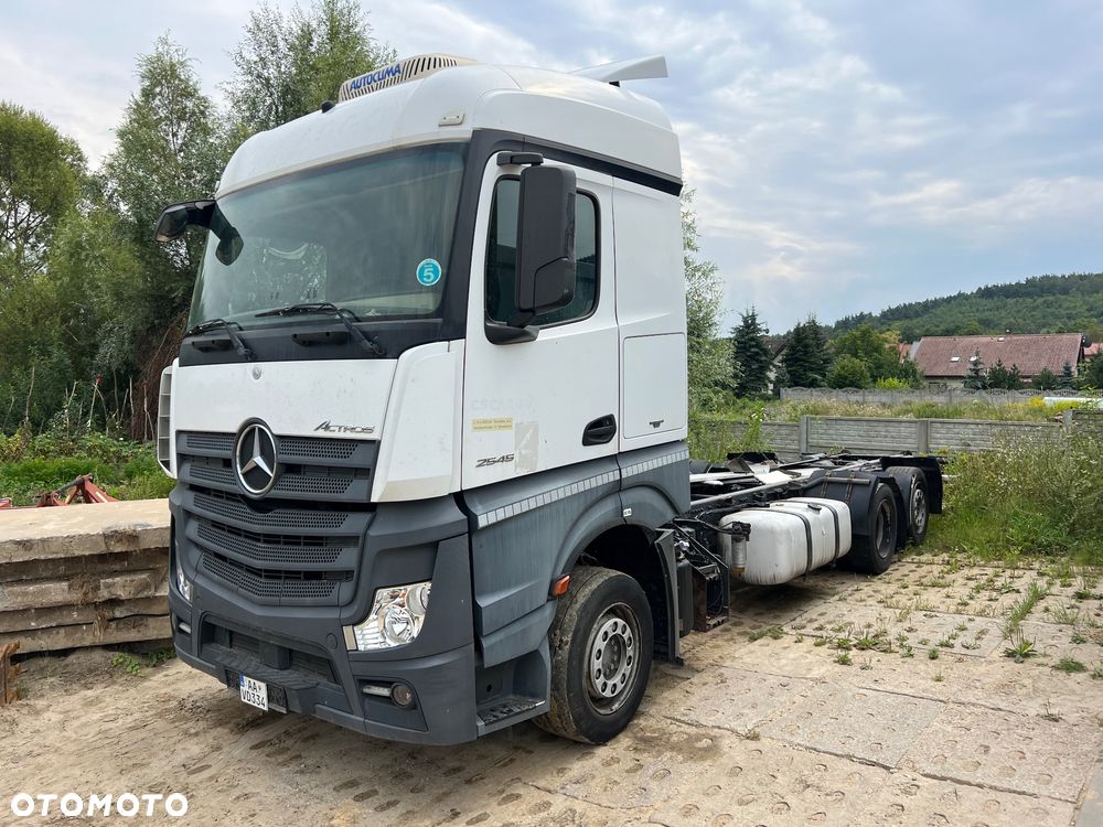 Mercedes-Benz Actros - 1