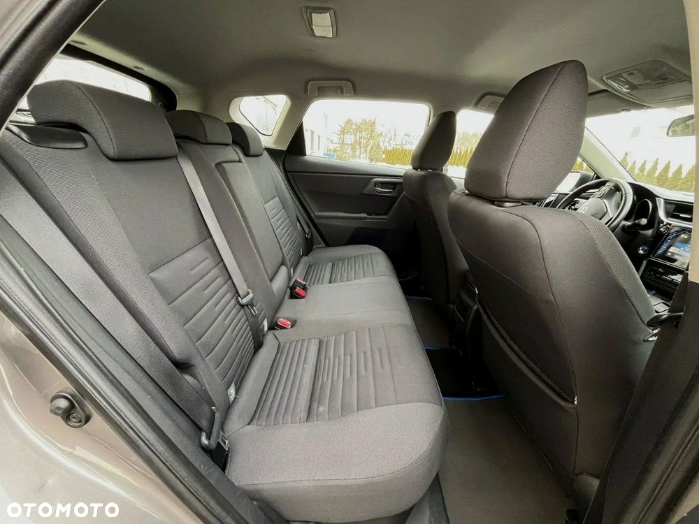 Toyota Auris - 14