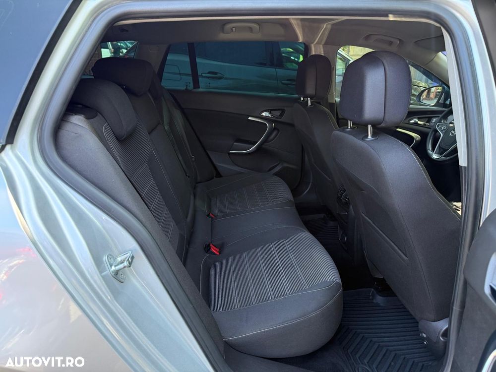 Opel Insignia - 12