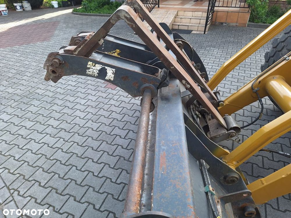 Komatsu WB 93S-5 - 6