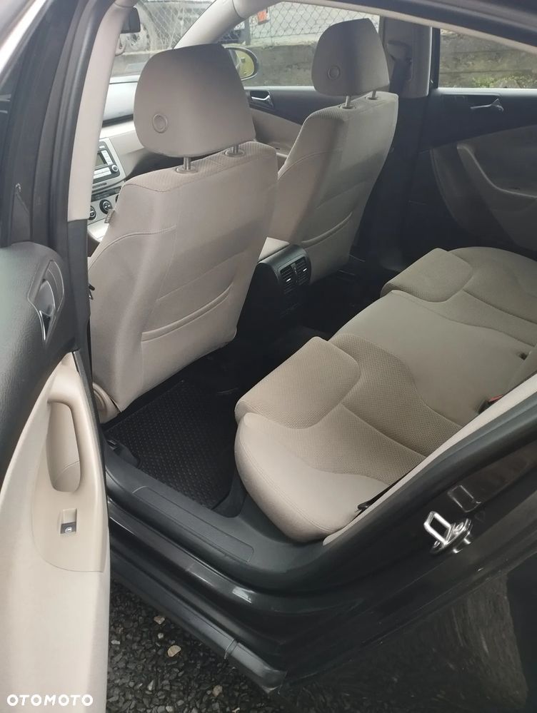 Volkswagen Passat 2.0 TDI DPF Comfortline - 15