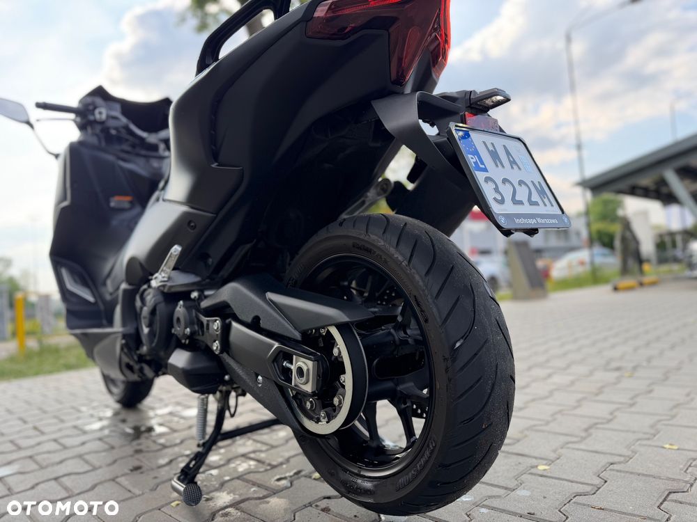 Yamaha Tmax - 15