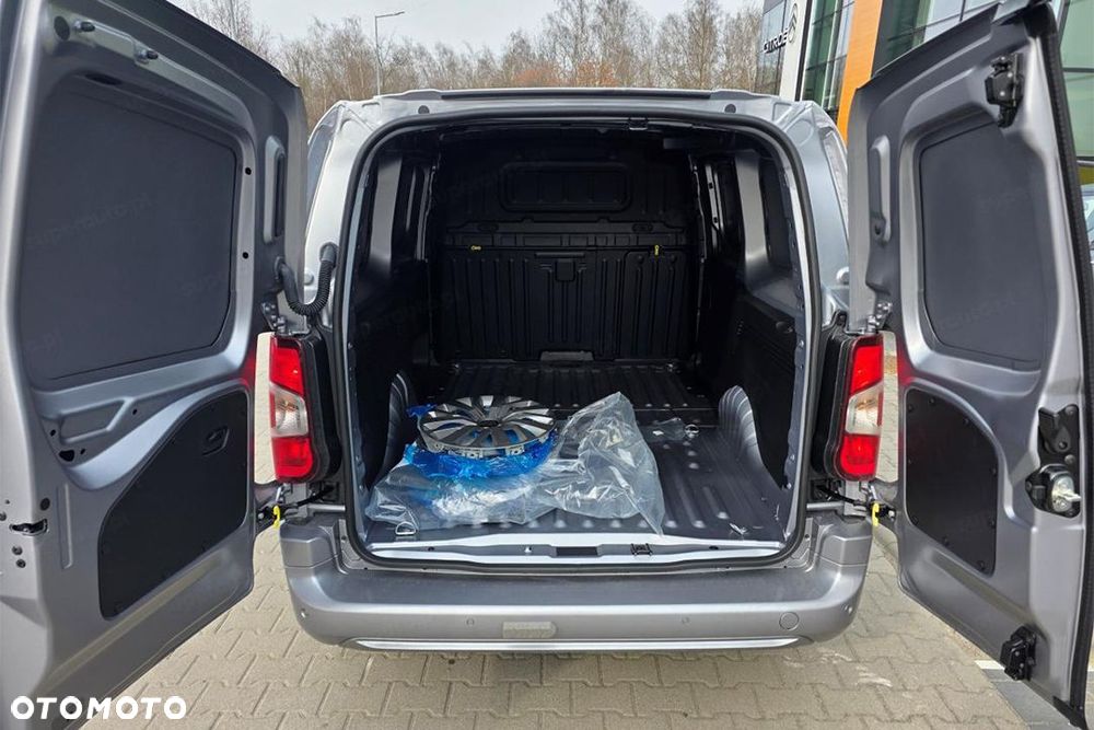 Peugeot Partner Van L2H1 EAT8 1.5 130KM - 9