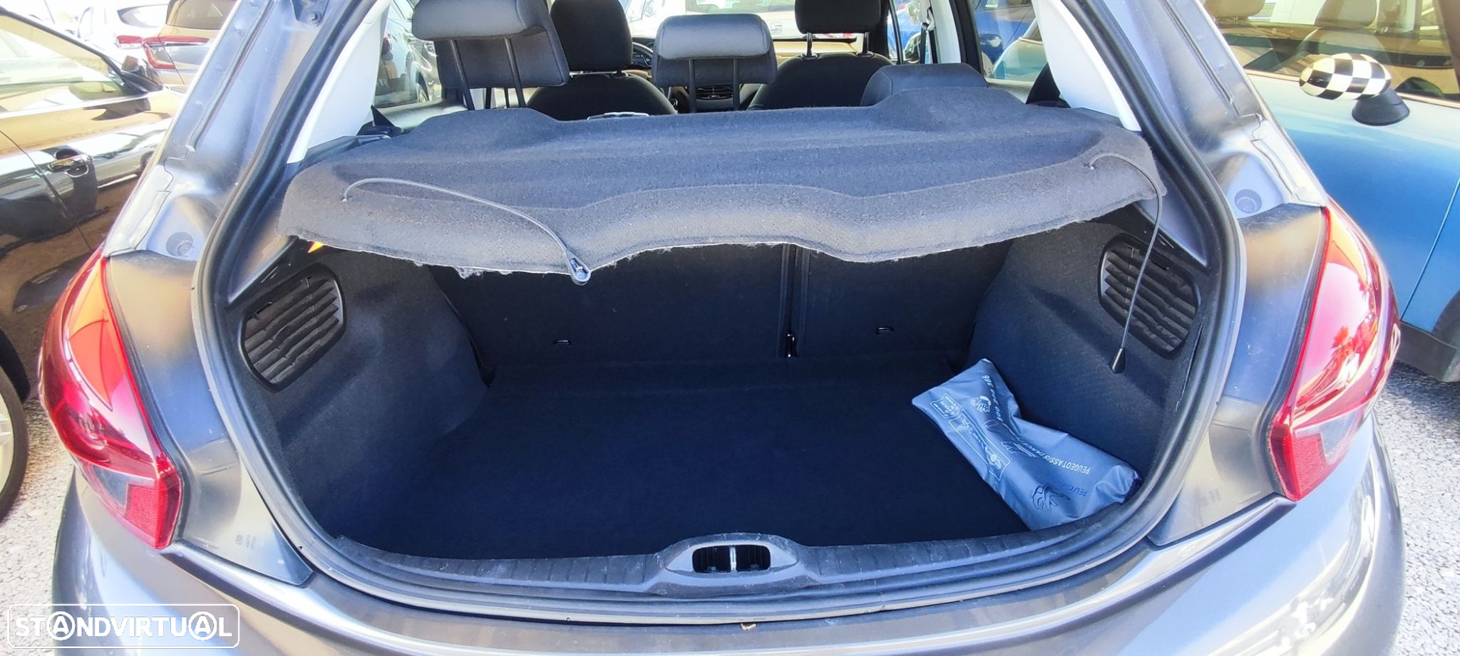 Peugeot 208 1.2 PureTech Style - 9