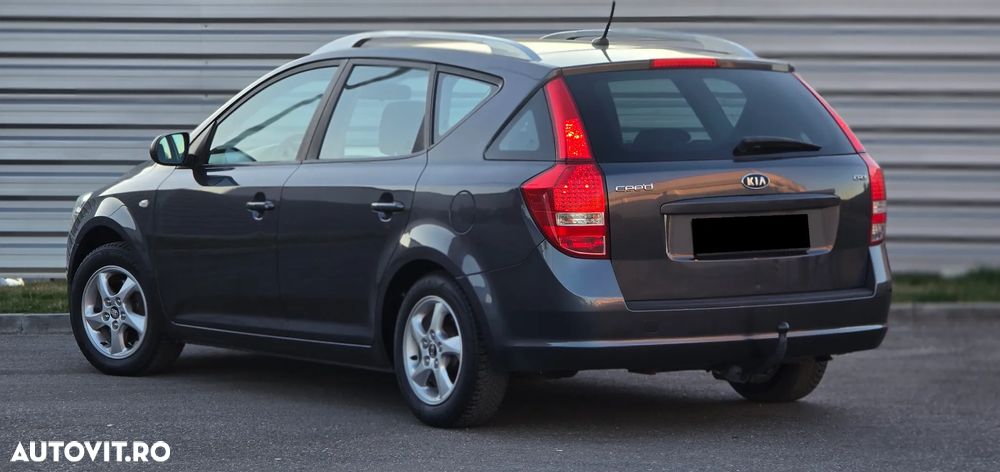 Kia Ceed 1.6 CRDi 115 Dream-Team Edition - 3