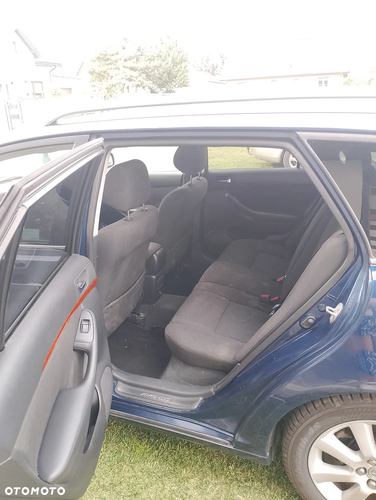 Toyota Avensis - 10