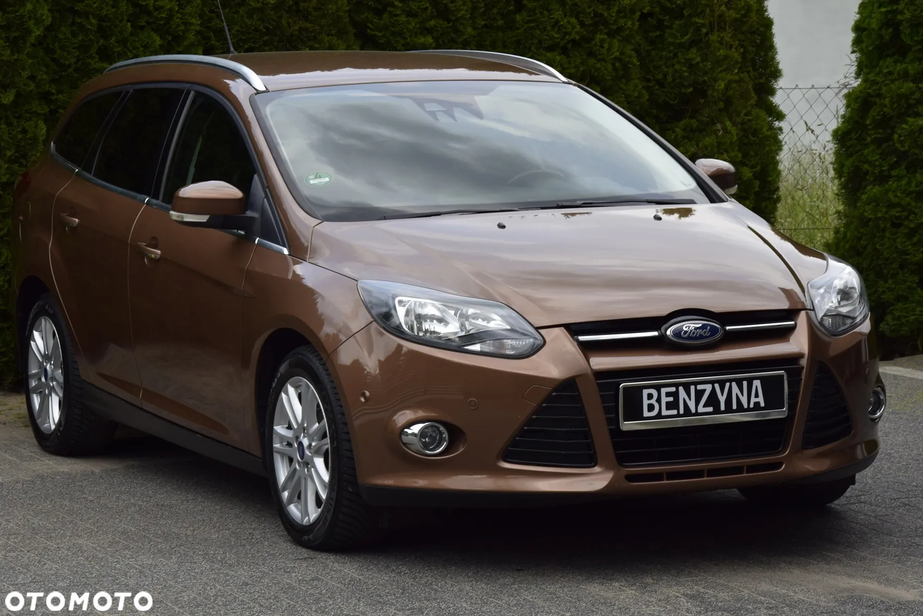 Ford Focus Turnier 1.0 EcoBoost Start-Stopp-System TITANIUM - 2