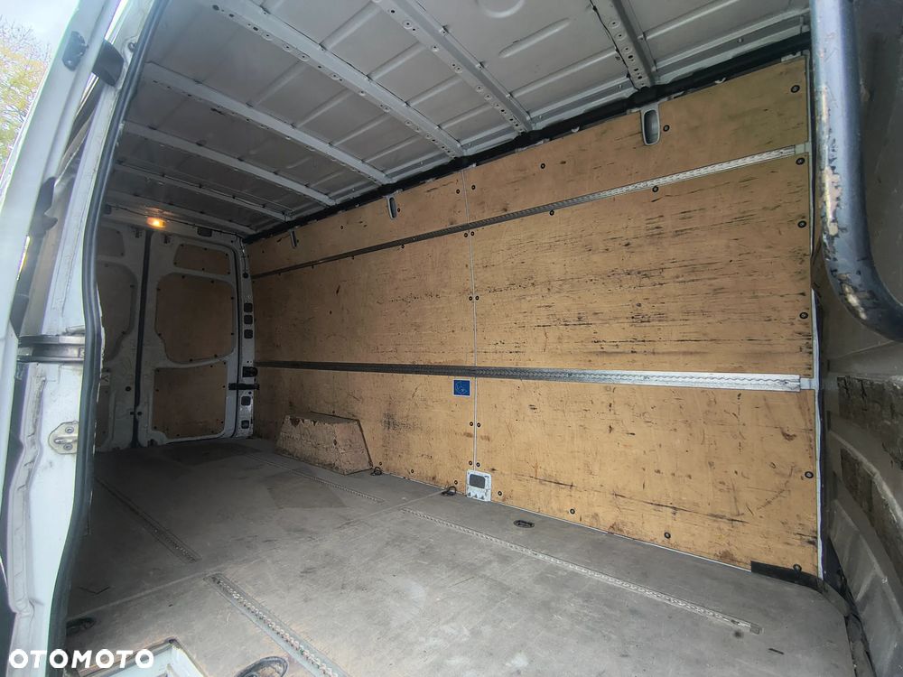 Mercedes-Benz Sprinter - 23