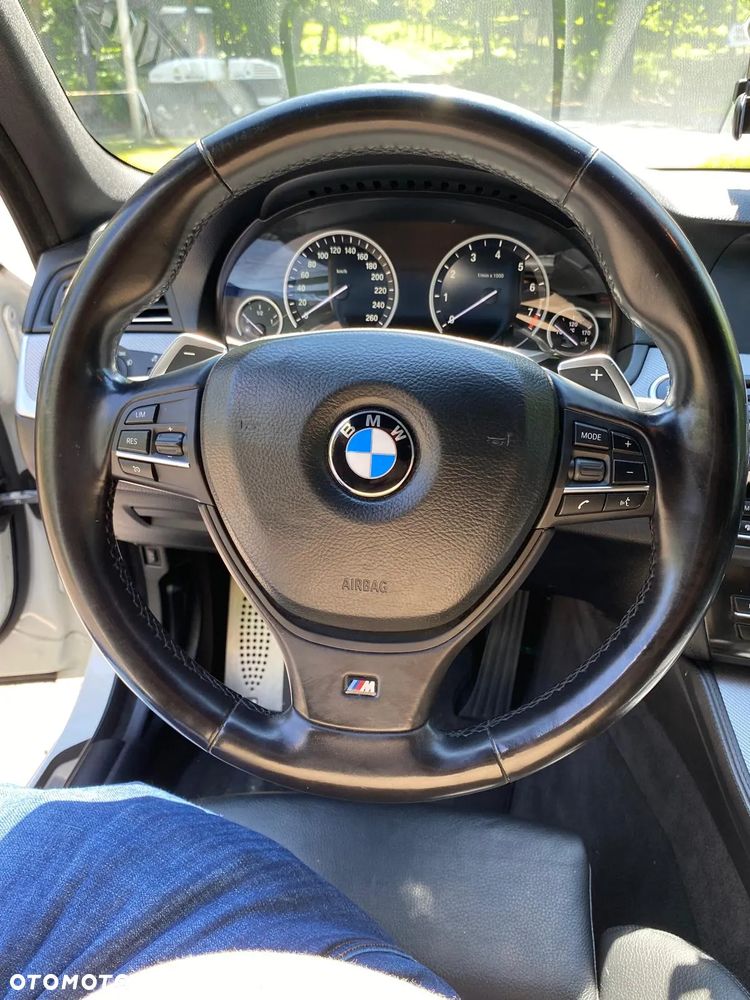 BMW Seria 5 528i xDrive - 15