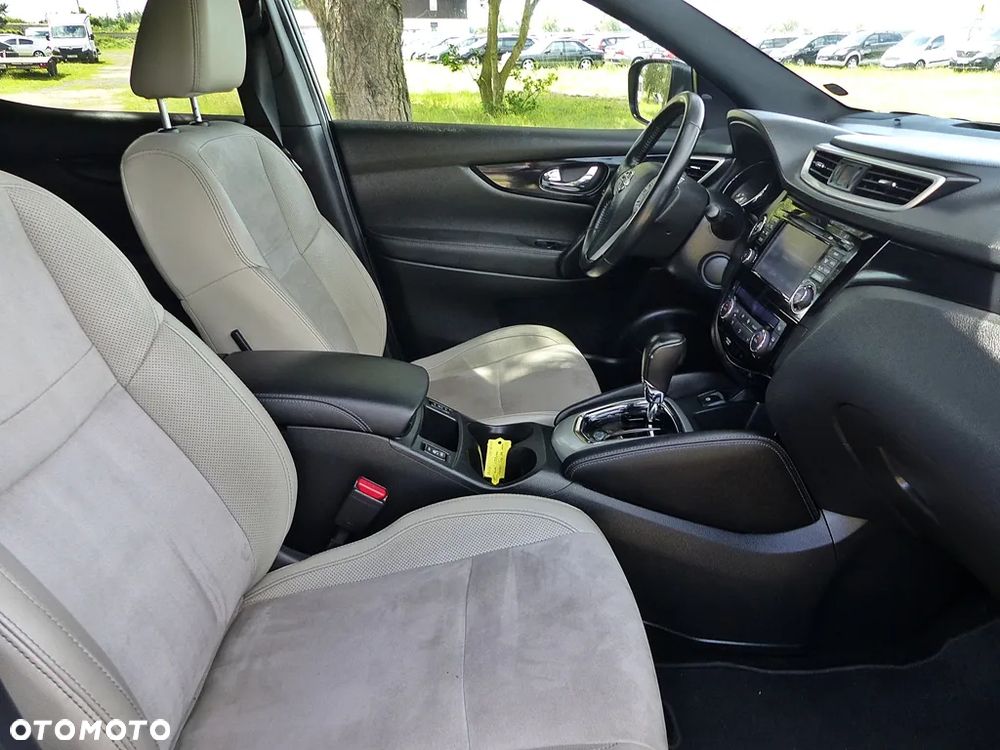 Nissan Qashqai 1.6 dCi Xtronic TEKNA+ - 26