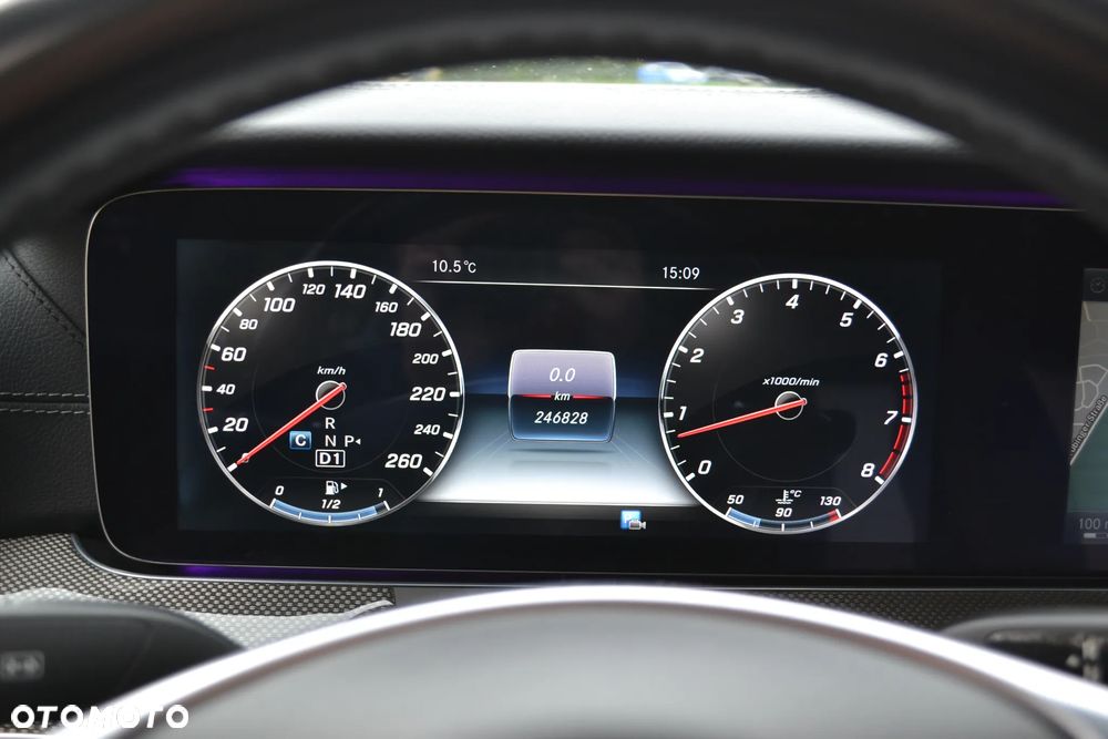 Mercedes-Benz Klasa E 300 Coupe 9G-TRONIC - 20
