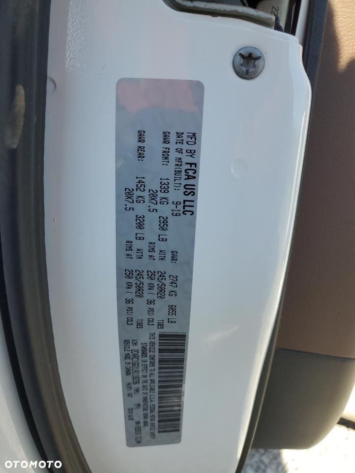 Chrysler Pacifica - 8