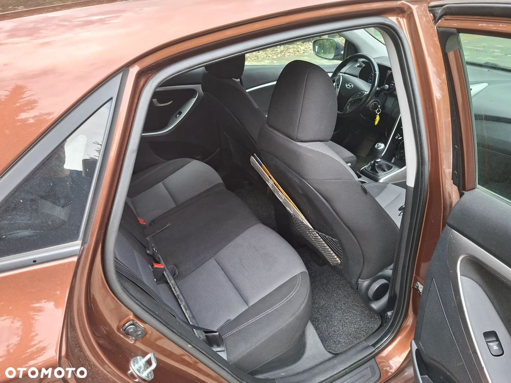 Hyundai i30 1.6 GDI Premium - 9