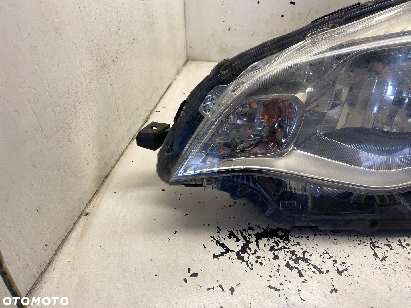 TOYOTA VERSO S LAMPA LEWY PRZÓD - 2