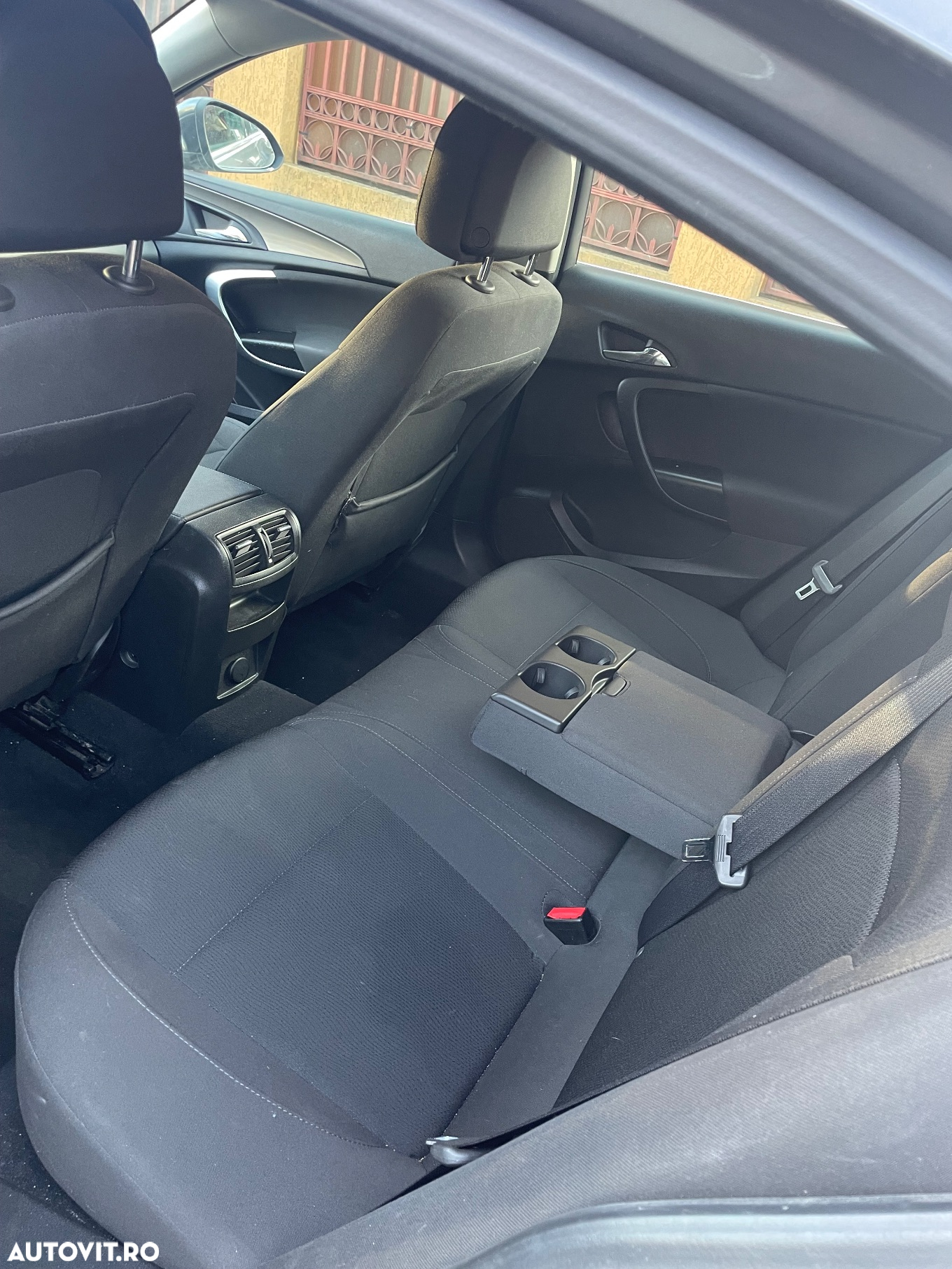 Opel Insignia 2.0 CDTI - 9